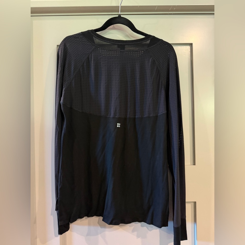 Sweaty Betty Breeze Merino Perforated Long Sleeve Running Tee - Black. WM. - Picture 5 of 14